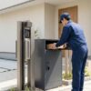 外構に宅配ボックスは必要？ポスト一体型・埋め込み型の選び方